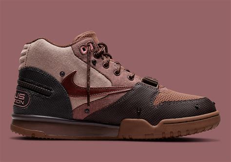 travis scott x air trainer chocolate